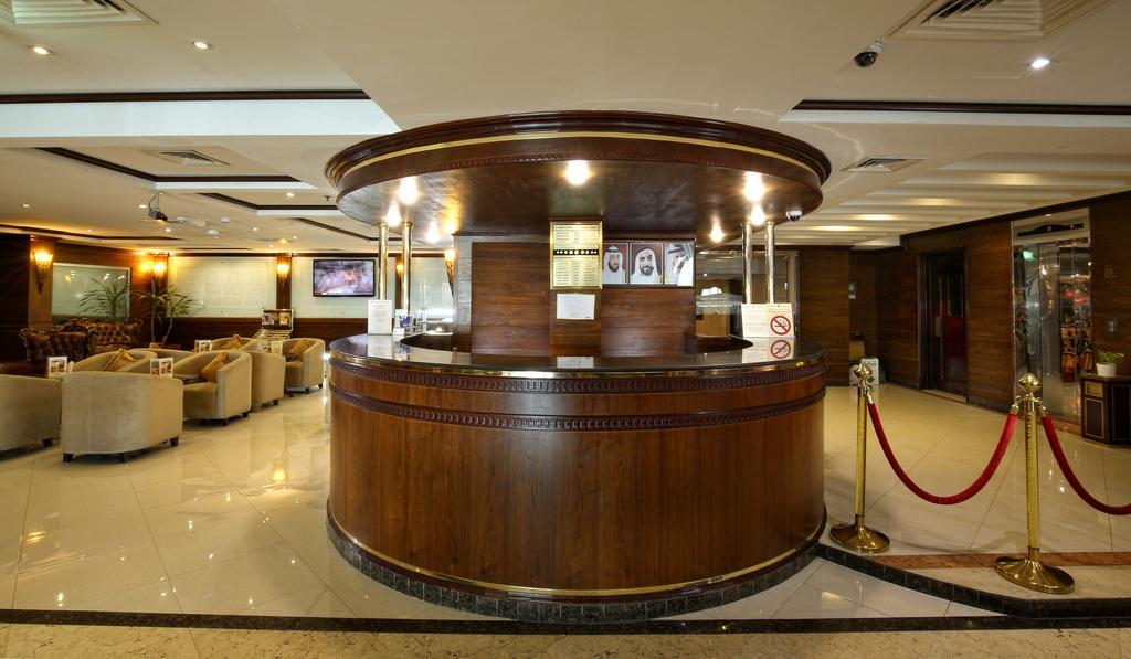 Benta Grand Hotel Llc Dubái Exterior foto