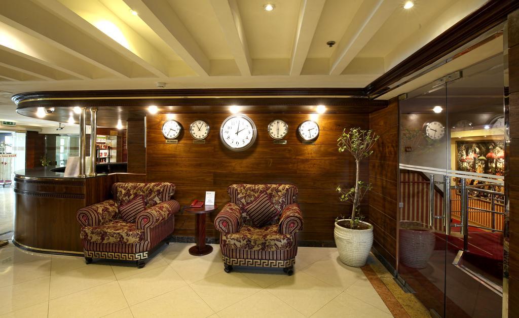 Benta Grand Hotel Llc Dubái Exterior foto