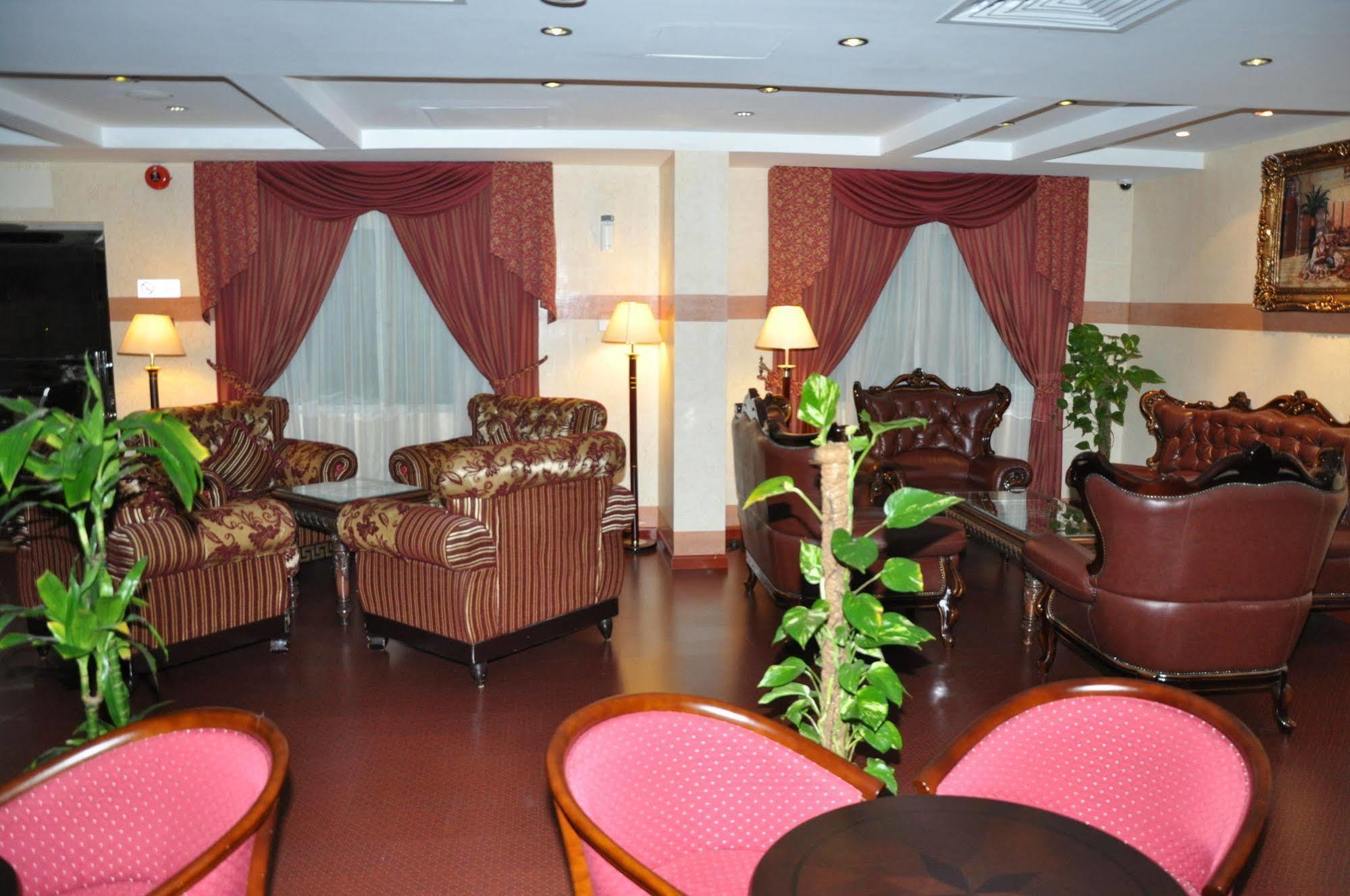 Benta Grand Hotel Llc Dubái Exterior foto